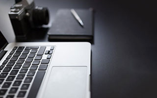 小区业主还原于朦胧坠楼细节：友人曾用衣物遮面，警方排除刑嫌