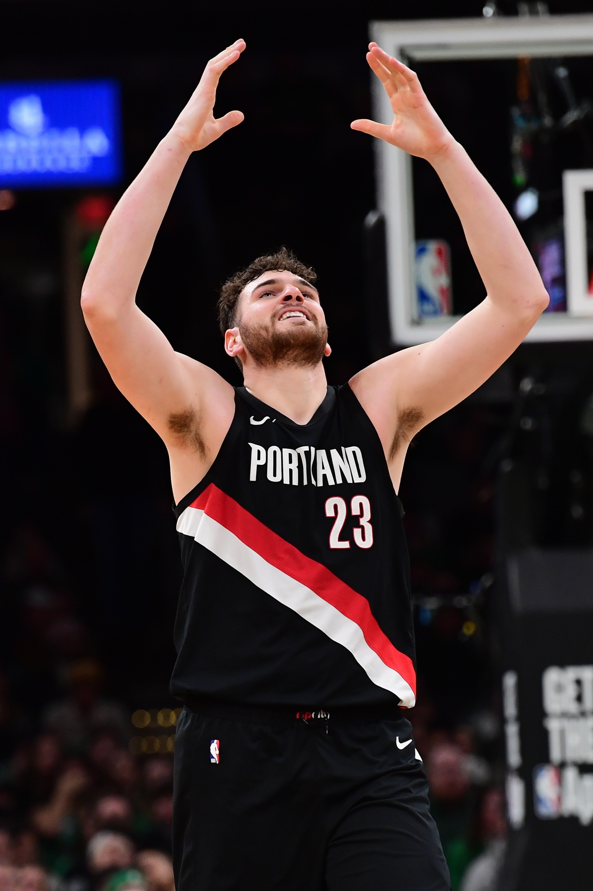 英超最新比數-人生第一次！克林根肘击被吹二级恶意犯规 生涯首次被驱逐